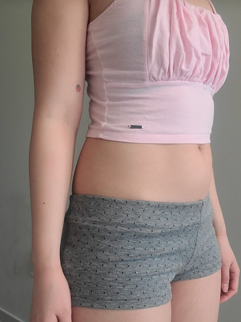 Hollister Pink Slim Fit Logo Tank Top - Picture 4 of 8
